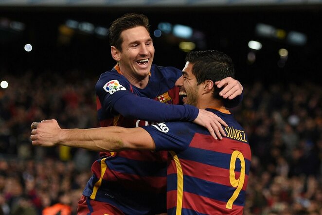 Lionelis Messi (kair.) ir Luisas Suarezas (deš.) | Scanpix nuotr.