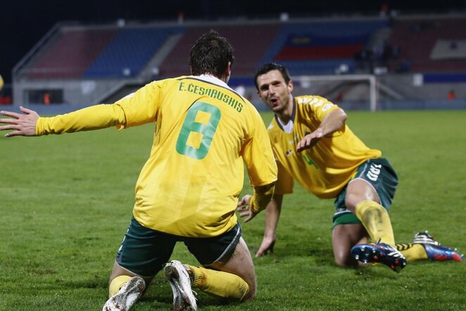 Lietuvos futbolininkai švenčia įvartį | Reuters/Scanpix nuotr.