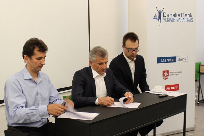 „Danske banko" ir Vilniaus maratono pasirašoma sutartis | Sportas.lt/Dominyko Genevičiaus nuotr.