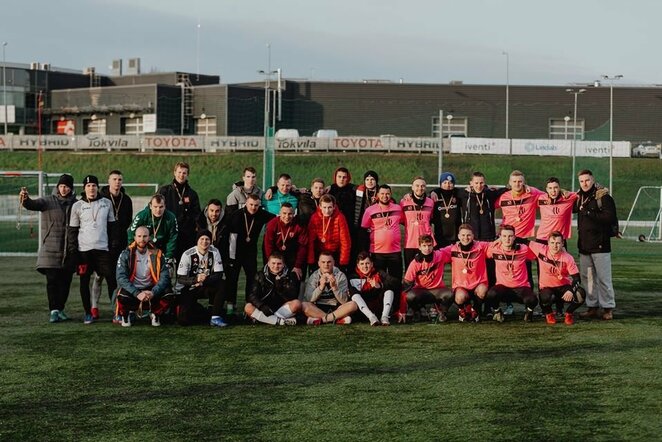 Futbolo mėgėjai vasario 16-ąją pažymėjo tradicija tapusiame labdaros turnyre | Organizatorių nuotr.