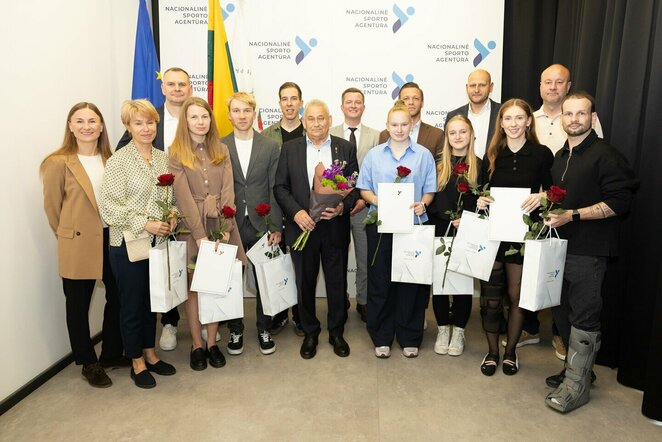 Valstybės premijų čekiai įteikti Europos čempionatų prizininkams | Sauliaus Čirbos nuotr.