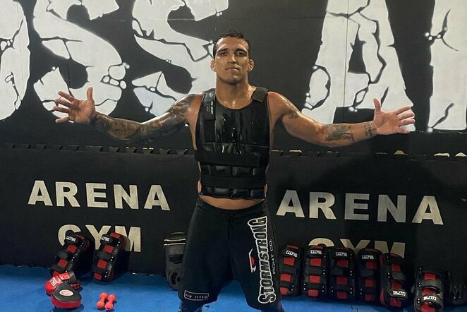Charlesas Oliveira | Instagram.com nuotr