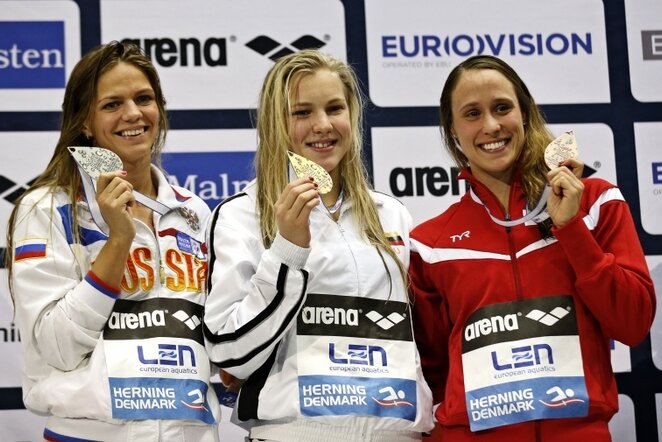 Rūta Meilutytė (viduryje) | AP/Scanpix nuotr. 