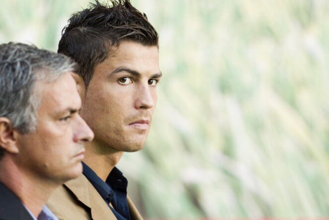 Jose Mourinho (kair.) ir Cristiano Ronaldo (deš.) | AP/Scanpix nuotr.