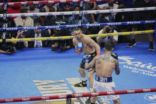 Teofimo Lopezas ir Arnoldas Barboza | Scanpix nuotr.