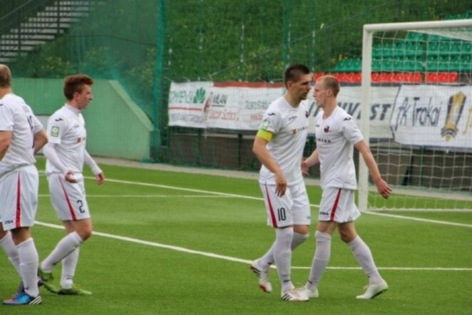 „Sūduvos“ gretose du įvarčius pelnė T.Radzinevičius (centre) | fksuduva.lt nuotr.
