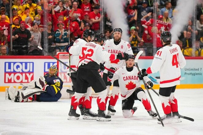 Švedija – Kanada rungtynių akimirka | IIHF nuotr.