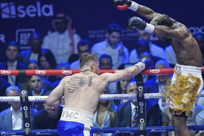 Saulis „Canelo“ Alvarezas ir Williamas Scullas | Scanpix nuotr.