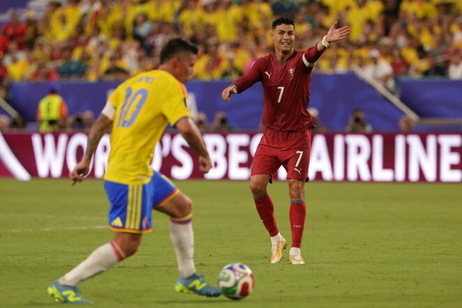 Jamesas Rodriguezas ir Cristiano Ronaldo | EPA / CRISTOBAL HERRERA-ULASHKEVICH nuotr.
