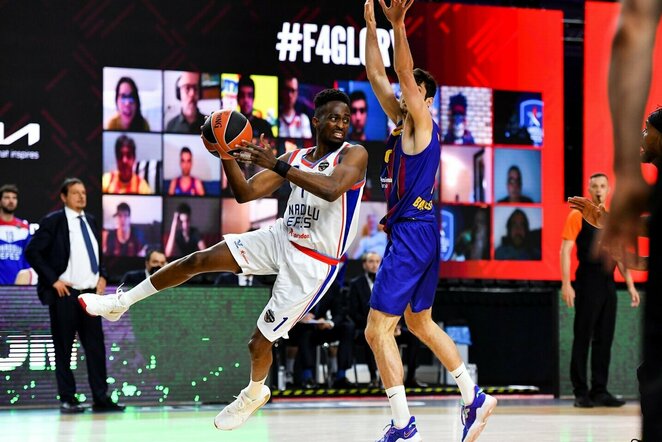 „Anadolu Efes“ – „Barcelona“ rungtynių akimirka | Euroleague nuotr.