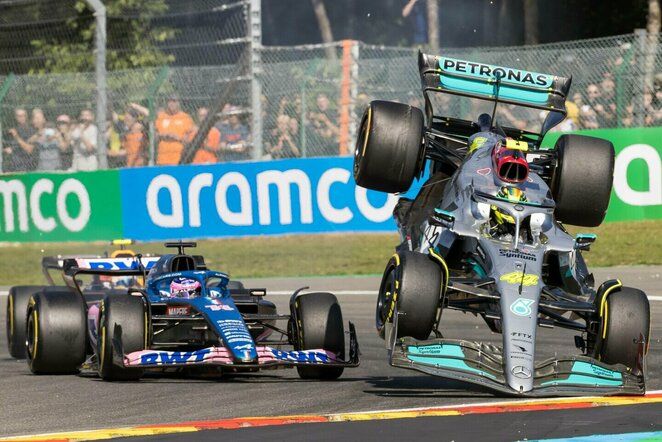 Fernando Alonso ir Lewisas Hamiltonas | Scanpix nuotr.