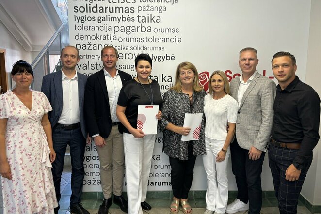 Susitarimą dėl Lietuvos sporto strategijos sukūrimo pasirašė ir LSDP pirmininkė V.Blinkevičiūtė | LTOK nuotr.