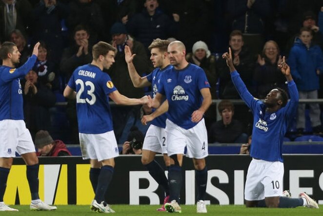 „Everton“ futbolininkai švenčia įvartį | Reuters/Scanpix nuotr.