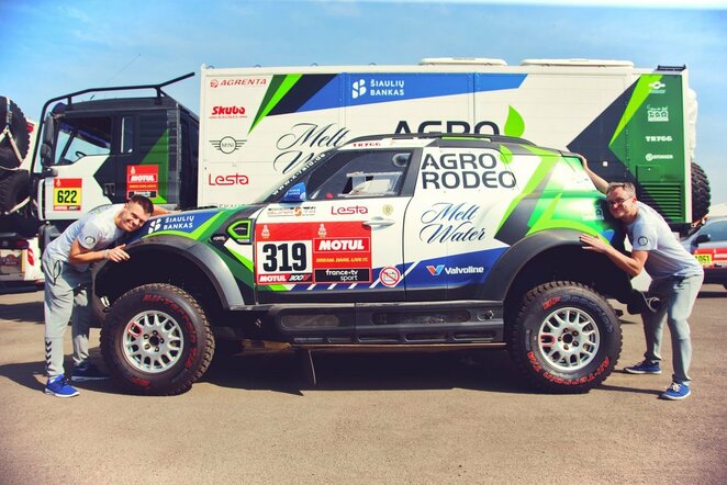 „Agrorodeo“ komanda atsiėmė automobilius | Edgaro Buiko nuotr.