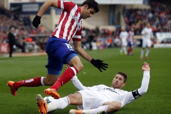Diego Costa (kair.) ir Sergio Ramosas (deš.) | REUTERS/Scanpix nuotr.