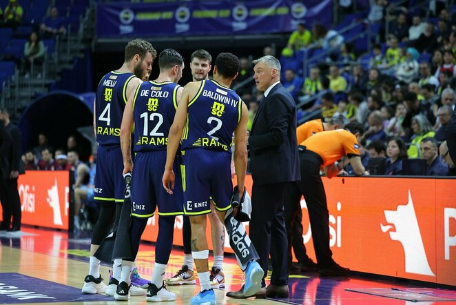 Stambulo „Fenerbahče“ krepšininkai ir Šarūnas Jasikevičius | „X“ nuotr.