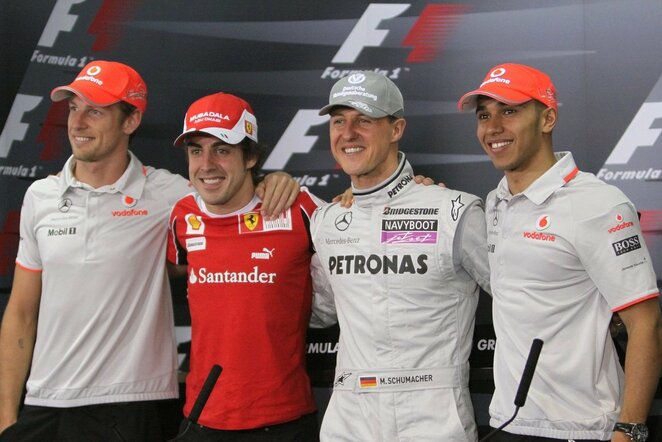 Jensonas Buttonas, Fernando Alonso, Michaelis Schumacheris ir Lewisas Hamiltonas | Scanpix nuotr.