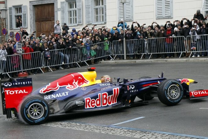 Sebastianas Vettelis bolido demonstracijoje Austrijoje | AP/Scanpix nuotr.