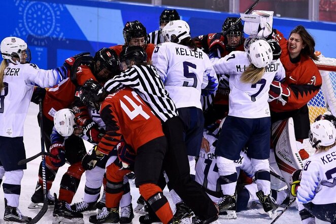 Kanados - JAV moterų rinktinių rungtynių akimirka | Scanpix nuotr.