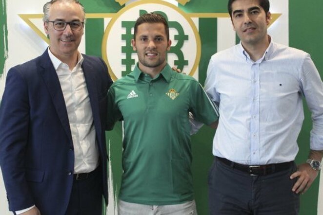 Riza Durmisi (centre) | realbetisbalompie.es nuotr.