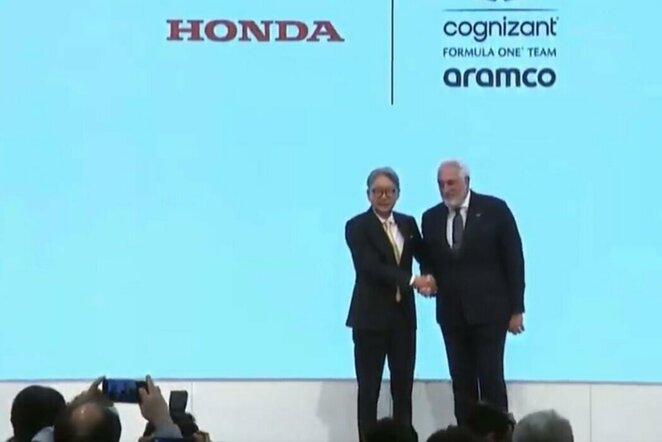 „Honda“ grįš į „Formulę 1“ ir bendradarbiaus su „Aston Martin“ | „Stop“ kadras
