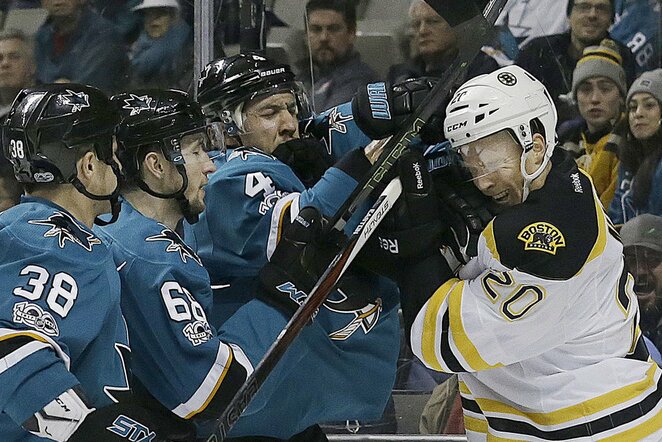 „Sharks“ - „Bruins“ rungtynių akimirka | Scanpix nuotr.