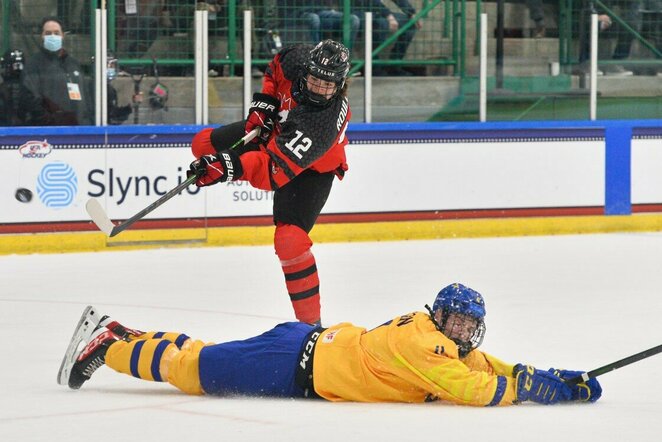 Kanadiečių ir švedų rungtynės | IIHF nuotr.