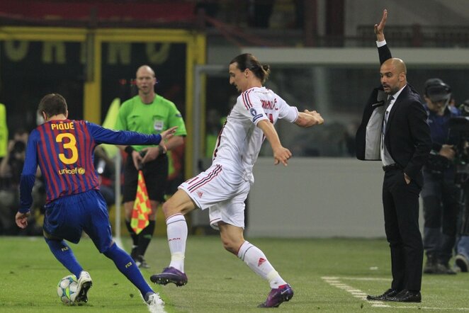 Zlatanas Ibrahimovičius (centre) ir Pepas Guardiola (dešinėje) | AP/Scanpix nuotr.