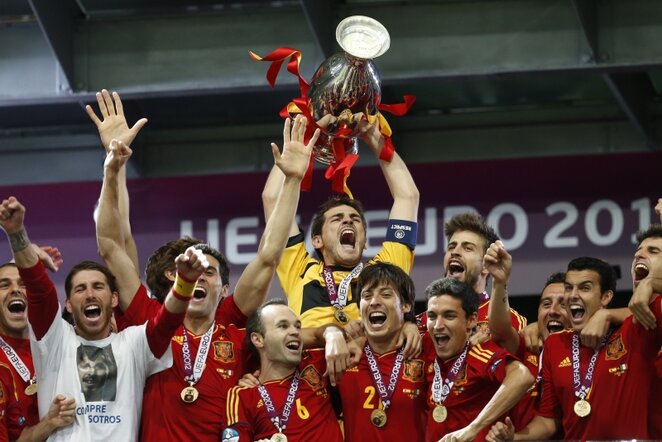 Triumfuojantys Ispanijos rinktinės futbolininkai | AP/Scanpix nuotr.