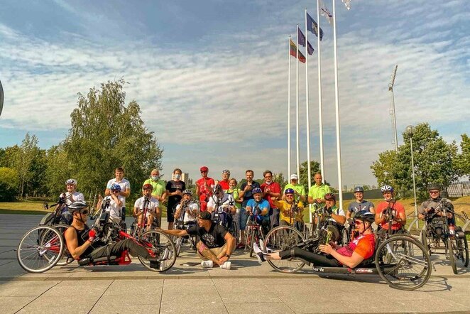 Neįgalieji dviratininkai startavo istoriniame Lietuvos čempionate | Lietuvos paralimpinio komiteto nuotr.