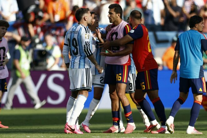 Nicolasas Otamendi ir Rodri | EPA nuotr.