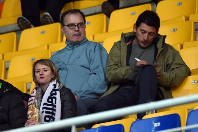 Marcelo Bielsa (kair.) vakar stebėjo Marselio klubo žaidimą | AFP/Scanpix nuotr.