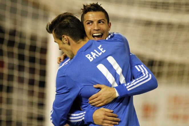 C.Ronaldo dėkoja G.Bale'ui už rezultatyvų perdavimą | AP/Scanpix nuotr.