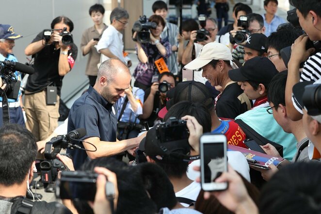 Andresas Iniesta atvyko į Japoniją | Scanpix nuotr.