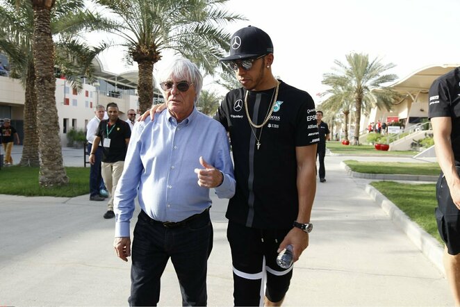 Bernie Ecclestone'as ir Lewisas Hamiltonas | Scanpix nuotr.