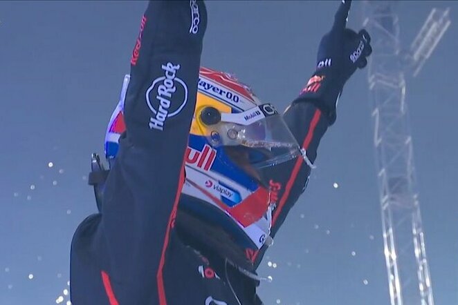 Maxas Verstappenas | „Stop“ kadras