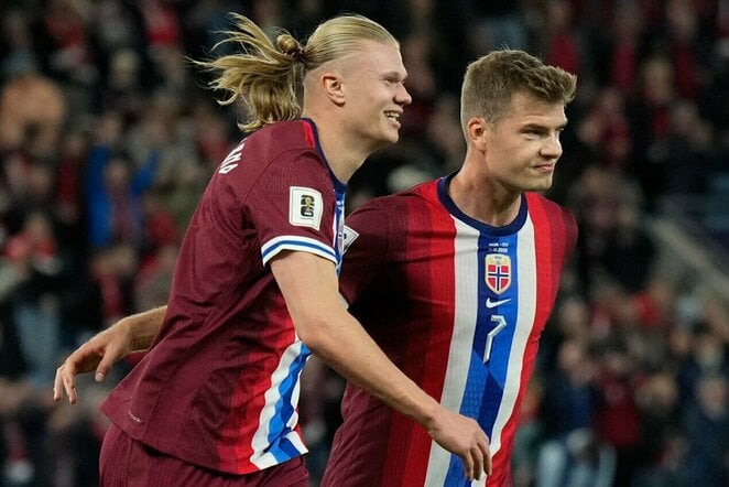 Erlingas Haalandas ir Alexanderis Sorlothas | Scanpix nuotr.