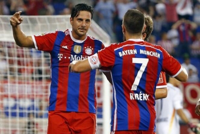 Claudio Pizarro ir Franckas Ribery | Reuters/Scanpix nuotr.