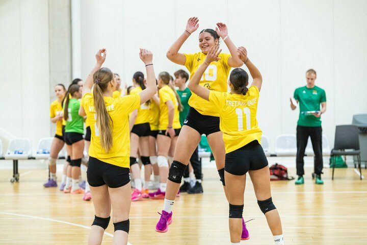 Lietuvos U18 merginų tinklinio rinktinė | Manto Daškevičiaus nuotr.