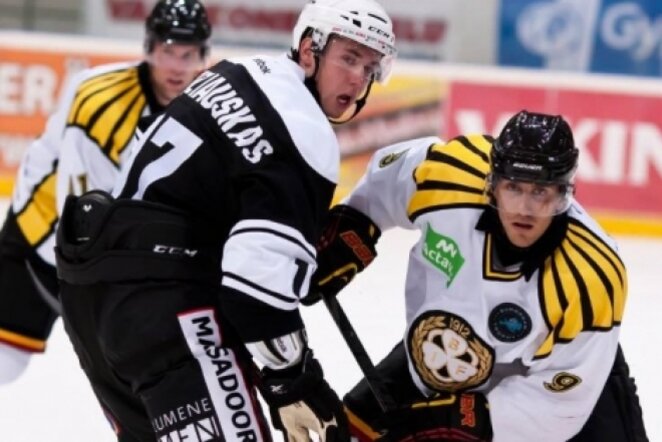 Tadas Kumeliauskas (juoda apranga) | HC TPS klubo nuotr.
