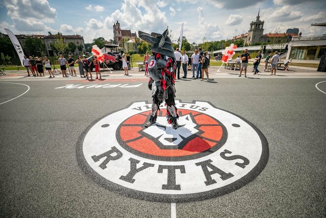 „Ryto“ simboliai papuošė atnaujintą Baltojo tilto sporto aikštyną Vilniuje | Organizatorių nuotr.