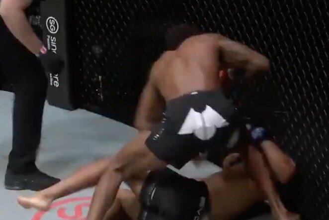 Adriano Moraesas ir Demetriousas Johnsonas | „Stop“ kadras