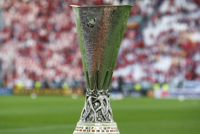 UEFA Europos lygos trofėjus | Reuters/Scanpix nuotr.