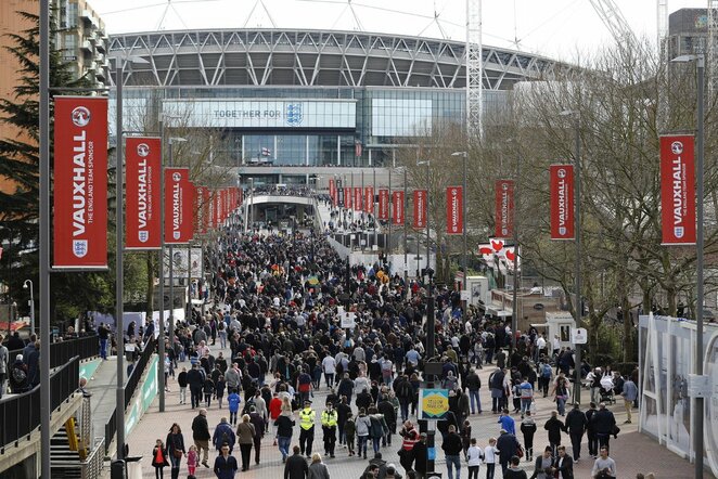 Fanai pakeliui į „Wembley“ stadioną | Scanpix nuotr.