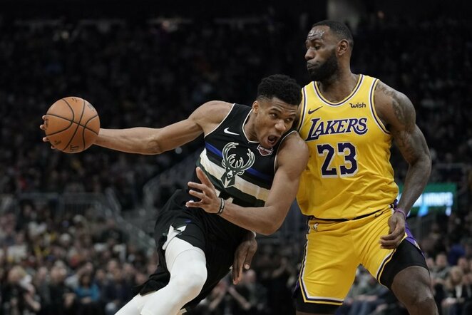 Antetokounmpo ir Jamesas | Scanpix nuotr.
