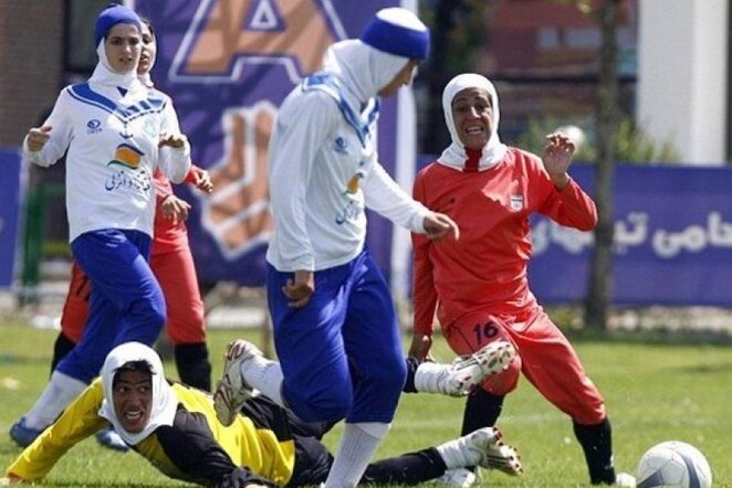 Irano futbolininkės (raud. apr.) | AFP/Scanpix nuotr.