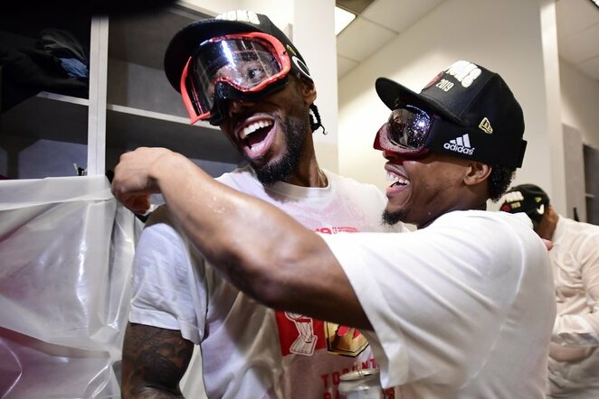 Kawhi Leonardas ir Kyle'as Lowry | Scanpix nuotr.