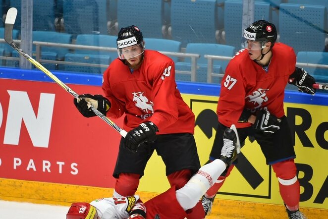 Arnoldas Bosas ir Emilijus Krakauskas | IIHF nuotr.
