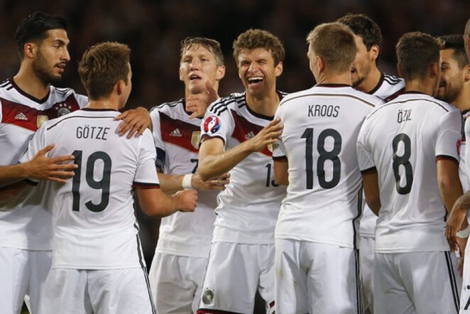 Thomasas Mulleris (centre) pelnė dublį ir atliko rezultatyvų perdavimą | Reuters/Scanpix nuotr.