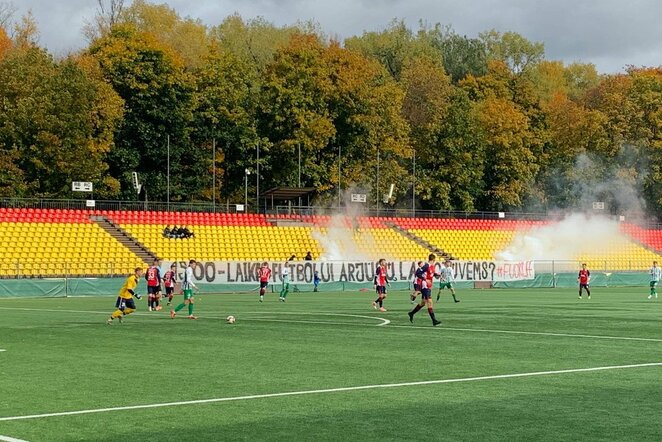 “Dzūkų tankų“ akcija prieš LFF futbolas.lt nuotr.